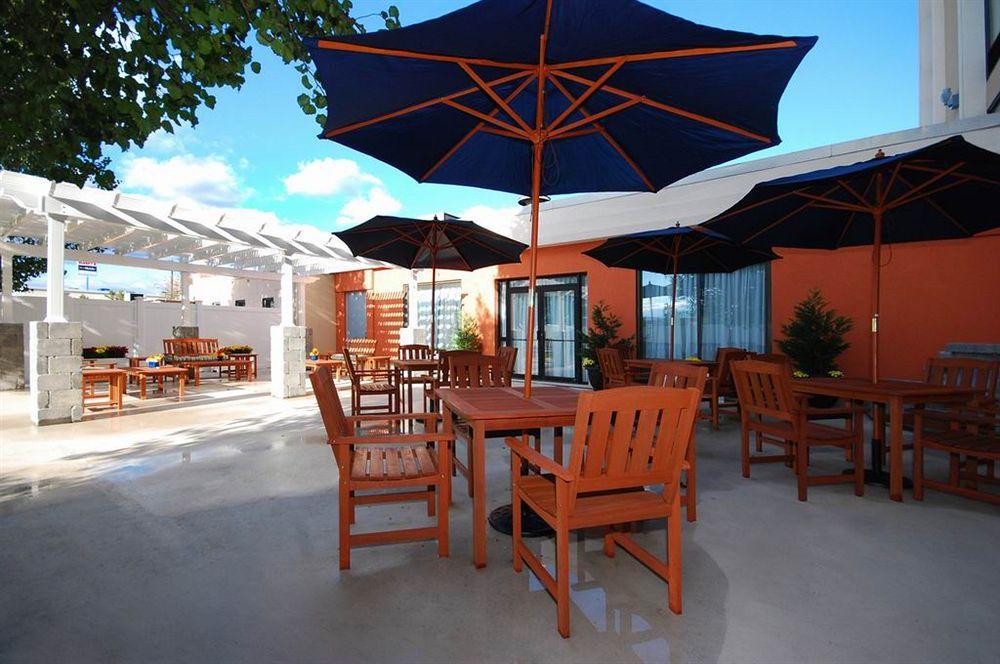 Quality Inn I-74 Batesville Екстер'єр фото