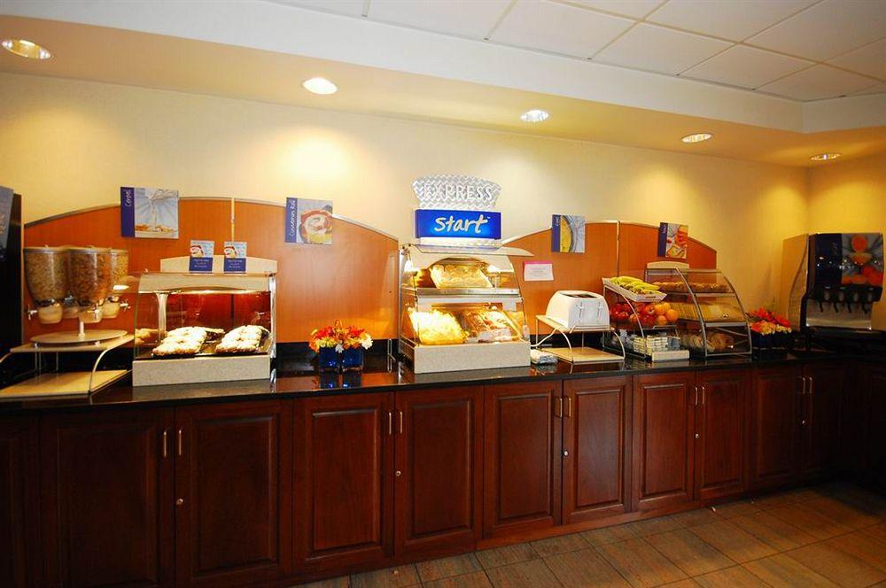 Quality Inn I-74 Batesville Екстер'єр фото