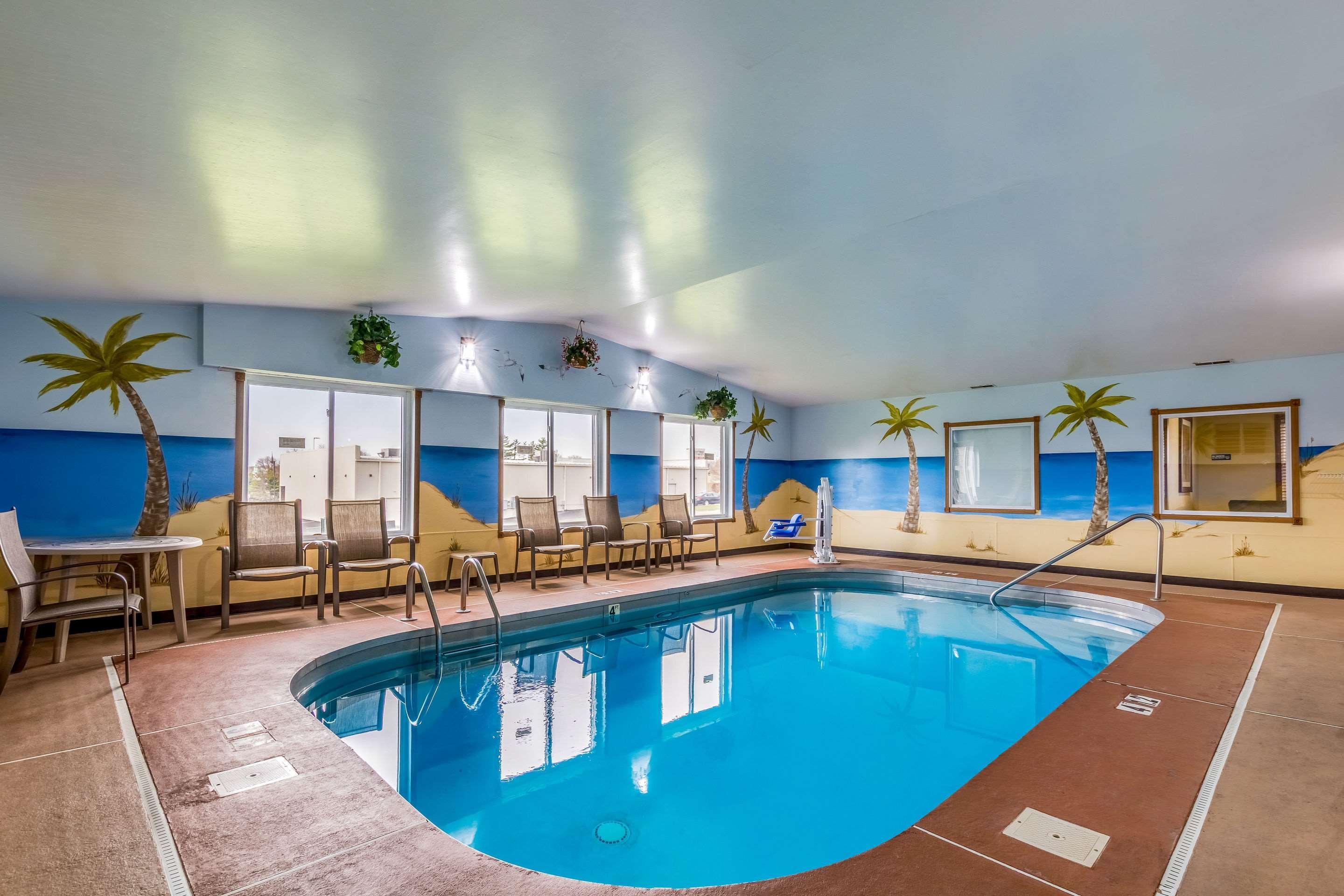 Quality Inn I-74 Batesville Екстер'єр фото