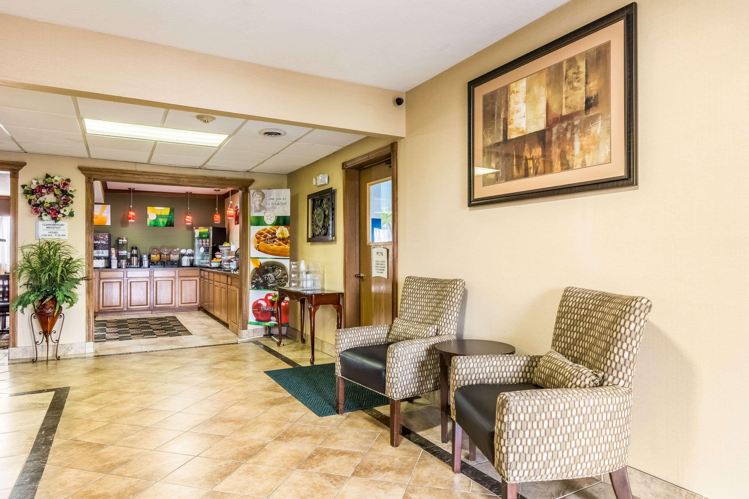 Quality Inn I-74 Batesville Екстер'єр фото