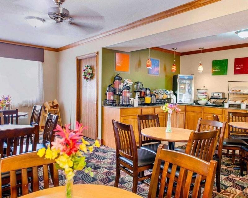Quality Inn I-74 Batesville Екстер'єр фото