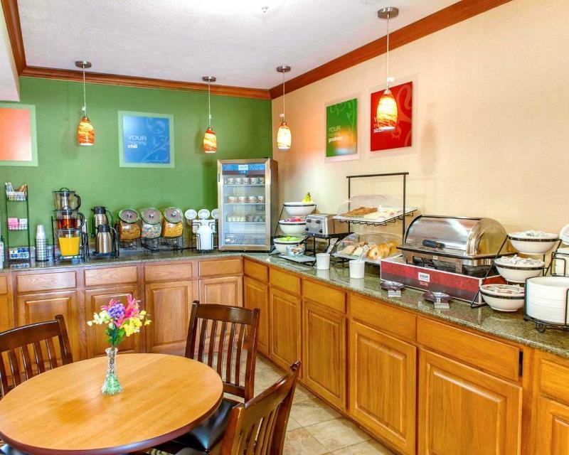 Quality Inn I-74 Batesville Екстер'єр фото