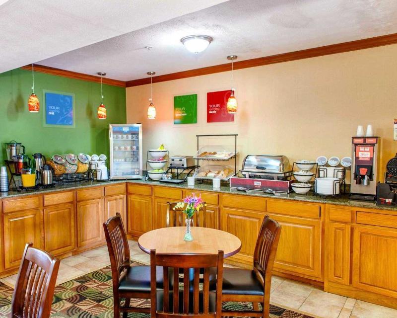 Quality Inn I-74 Batesville Екстер'єр фото