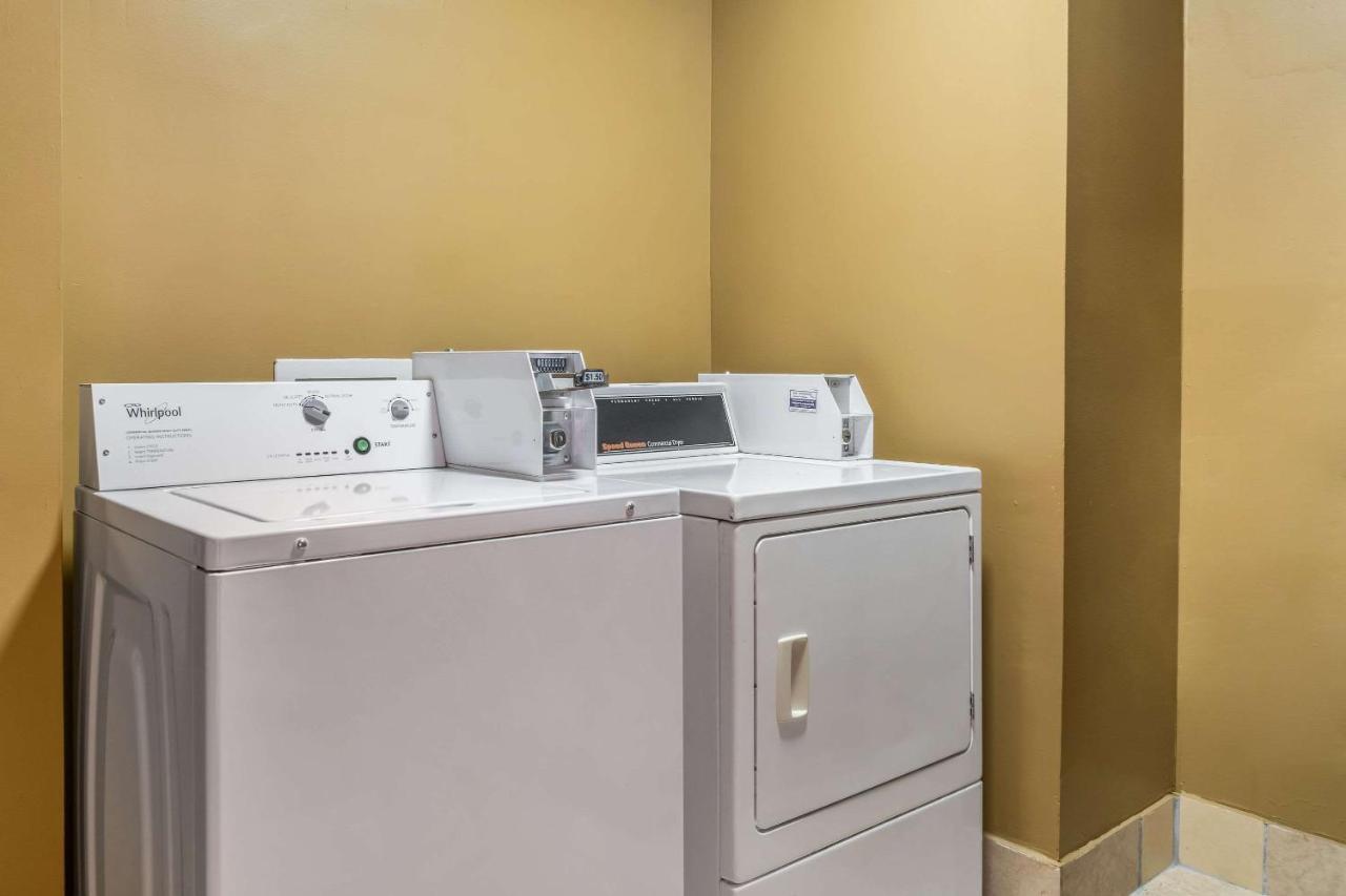 Quality Inn I-74 Batesville Екстер'єр фото