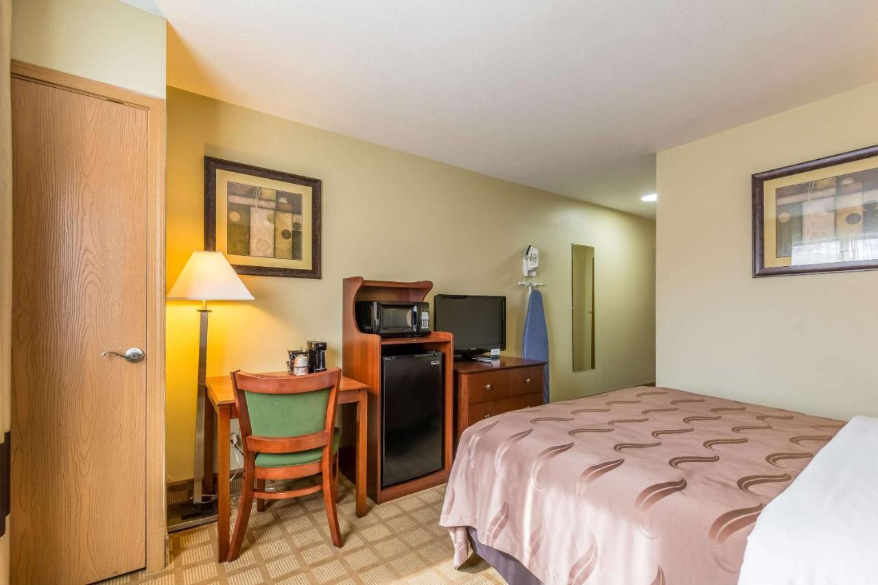 Quality Inn I-74 Batesville Екстер'єр фото