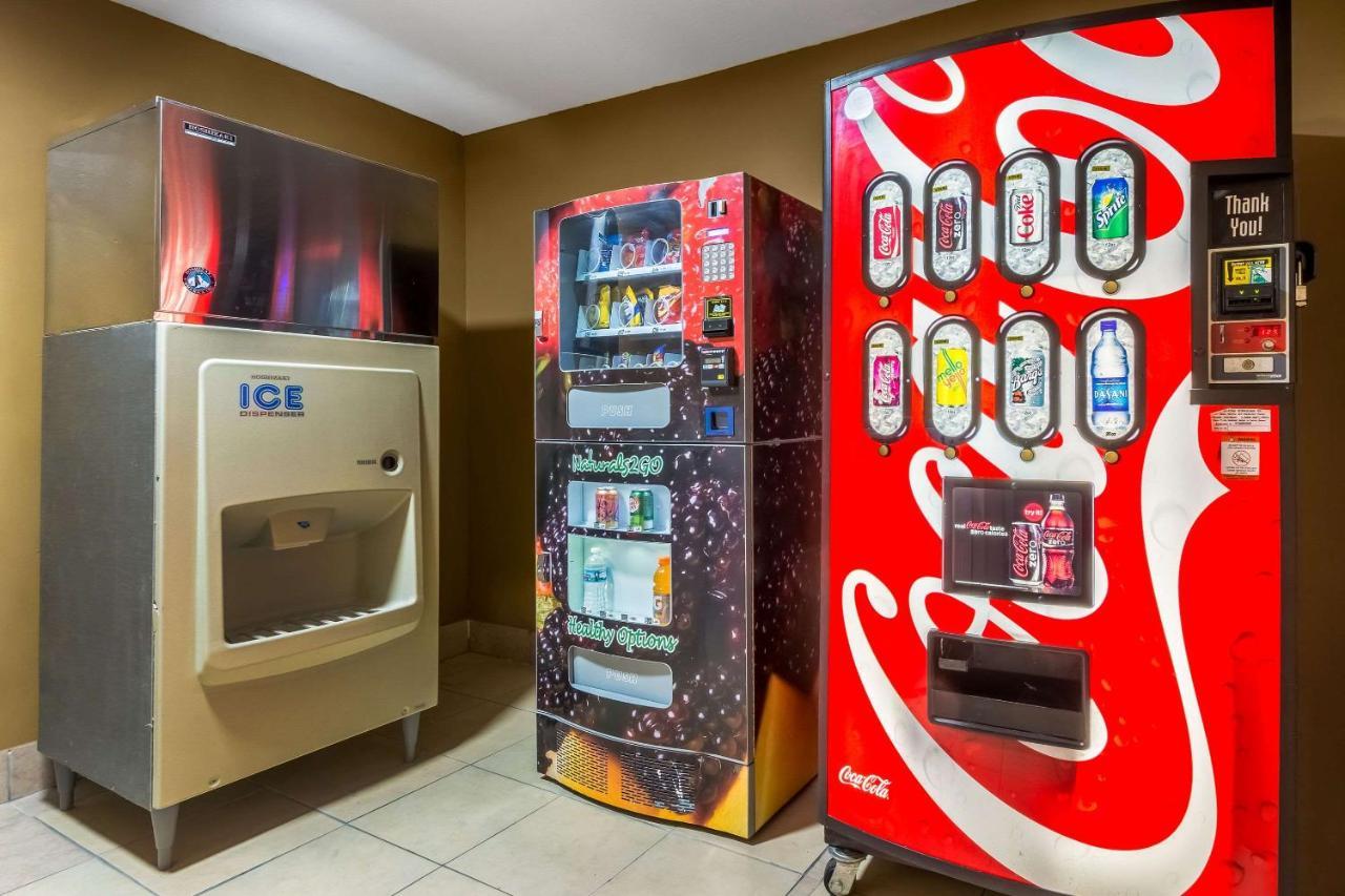 Quality Inn I-74 Batesville Екстер'єр фото